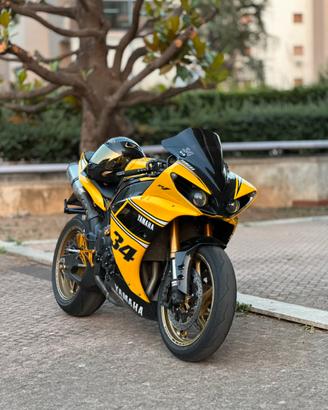 Yamaha R1 Big Bang