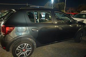 autoveicolo Dacia Sandero Stepway