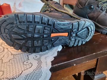 scarponcini per la neve