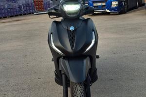 Beverly 300 