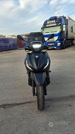 Beverly 300 