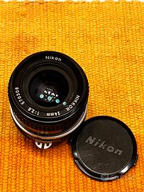 Obbiettivo Nikkor 24 2,8