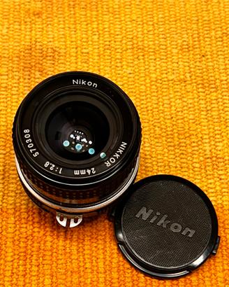 Obbiettivo Nikkor 24 2,8