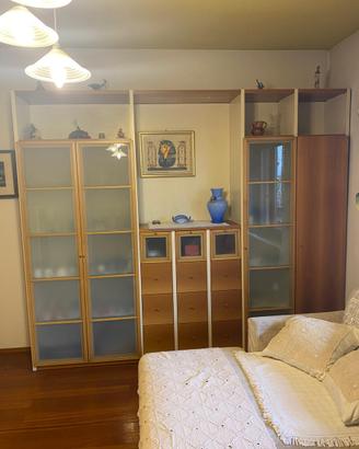Mobile vetrina in legno