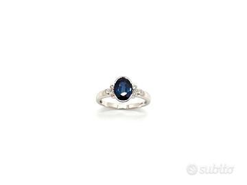 Anello oro bianco zaffiro e diamanti