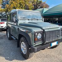 Land Rover Defender 2.2 cc - N1 - 4 posti