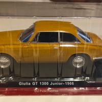 modellino Alfa Romeo 1:24     ( gt - 8c - duetto )