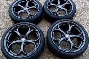 Cerchi e gomme nuove 19 originali alfa romeo