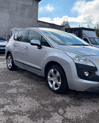 Peugeot 3008 1.6 e-HDi 115CV cambio robotizzato S.