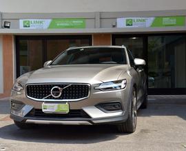 VOLVO V60 Cross Country B4 AWD Geartronic Busine