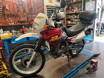 Honda NX 650 dominator