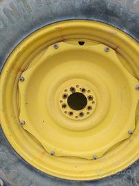 Ruote trattore agricolo