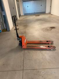 carrello elevatore ( traspalet )