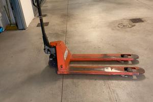 carrello elevatore ( traspalet )