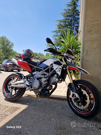 Aprilia dorsoduro 750