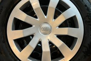 4 cerchi audi A1  + copri cerchi