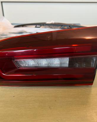 Faro posteriore ford focus