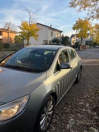 OPEL Astra - 2010