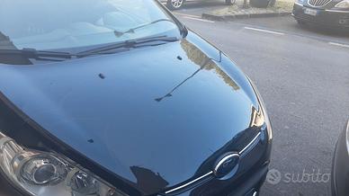VendoCofano ford fiesta 2009