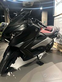 Yamaha TMAX 560 TECH MAX 25TH ANNIVERSARY