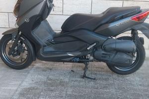 X MAX  125 YAMAHA