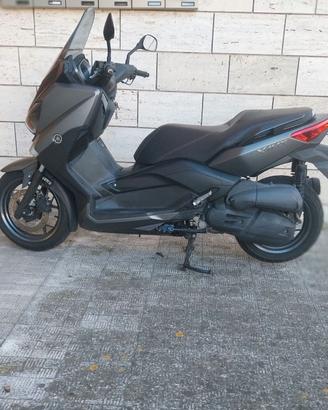 X MAX  125 YAMAHA