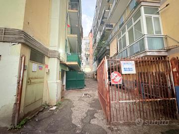 BOX A TORRE DEL GRECO