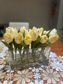 Vaso in vetro con fiori