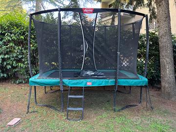 Trampolino BERG 330x220 include 8 anni garanzia