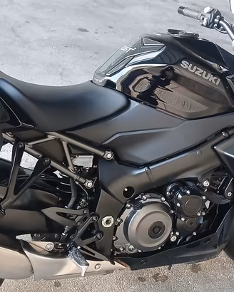 suzuki gsx s1000gt 