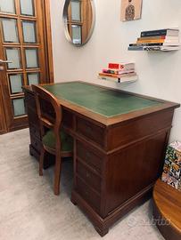 Scrivania da ufficio pubblico