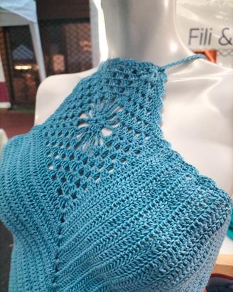 Crop top fatto a mano all'uncinetto in puro cotone