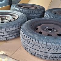 4 cerchi e pneumatici 195/70 15C e 205/70 15 C VW