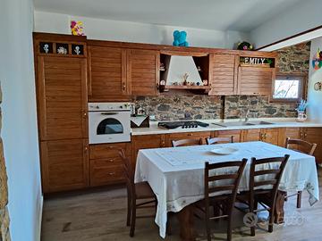 cucina in legno massello 