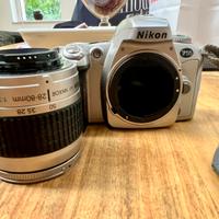 Macchina fotografica Nikon F55 +obiettivo 20/80
