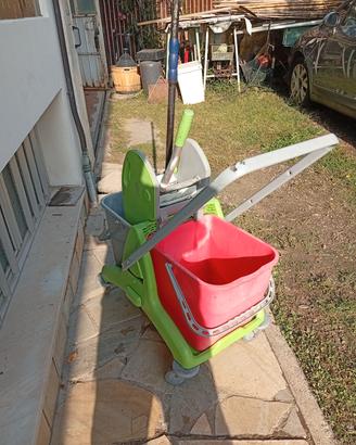 carrello secchio mocio con strizzatore