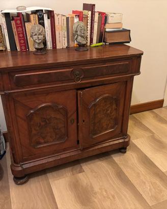 Elegante credenza/comò in legno stile classico