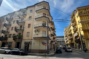 Locale commerciale in Via Guarini