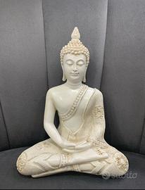 Statua Buddha in Meditazione Thailandia Bianca