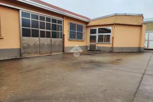 CAPANNONE A CARONNO PERTUSELLA