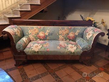 Divano a barca in legno di noce