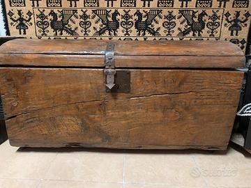 Baule forziere da carro del 1700 unico tronco scav