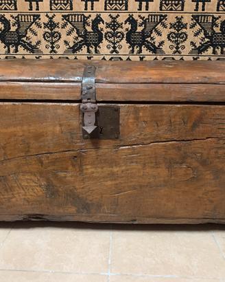 Baule forziere da carro del 1700 unico tronco scav
