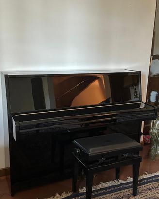Pianoforte Yamaha nero lucido hamamatsu