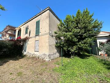 CASA SEMI-INDIPENDENTE CON GIARDINO CASSIA-TOMBA D