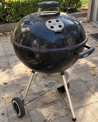 Barbecue Weber Kettle a Carbone con Accessori