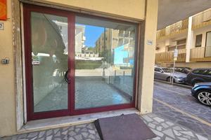 NEGOZIO A BELLARIA-IGEA MARINA