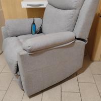 Poltrona motorizzata per anziani con massaggio 