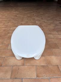 Alzawater ergonomico universale con coperchio