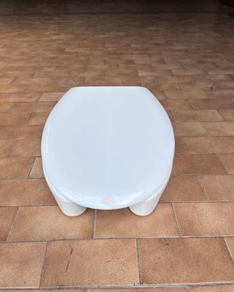 Alzawater ergonomico universale con coperchio